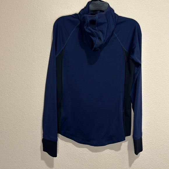 UNDER ARMOUR Ladies’ Cold Gear No Breaks Balaclava Running Hoodie, Size M, EUC - Picture 7 of 11